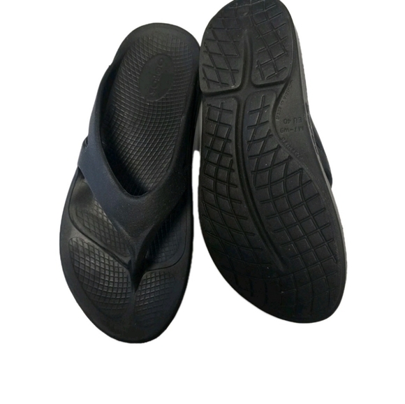 Oofos Original Black Recovery Comfort Flip Flop Sandals Womens Siz 7 Mens Size 9 - Picture 2 of 6